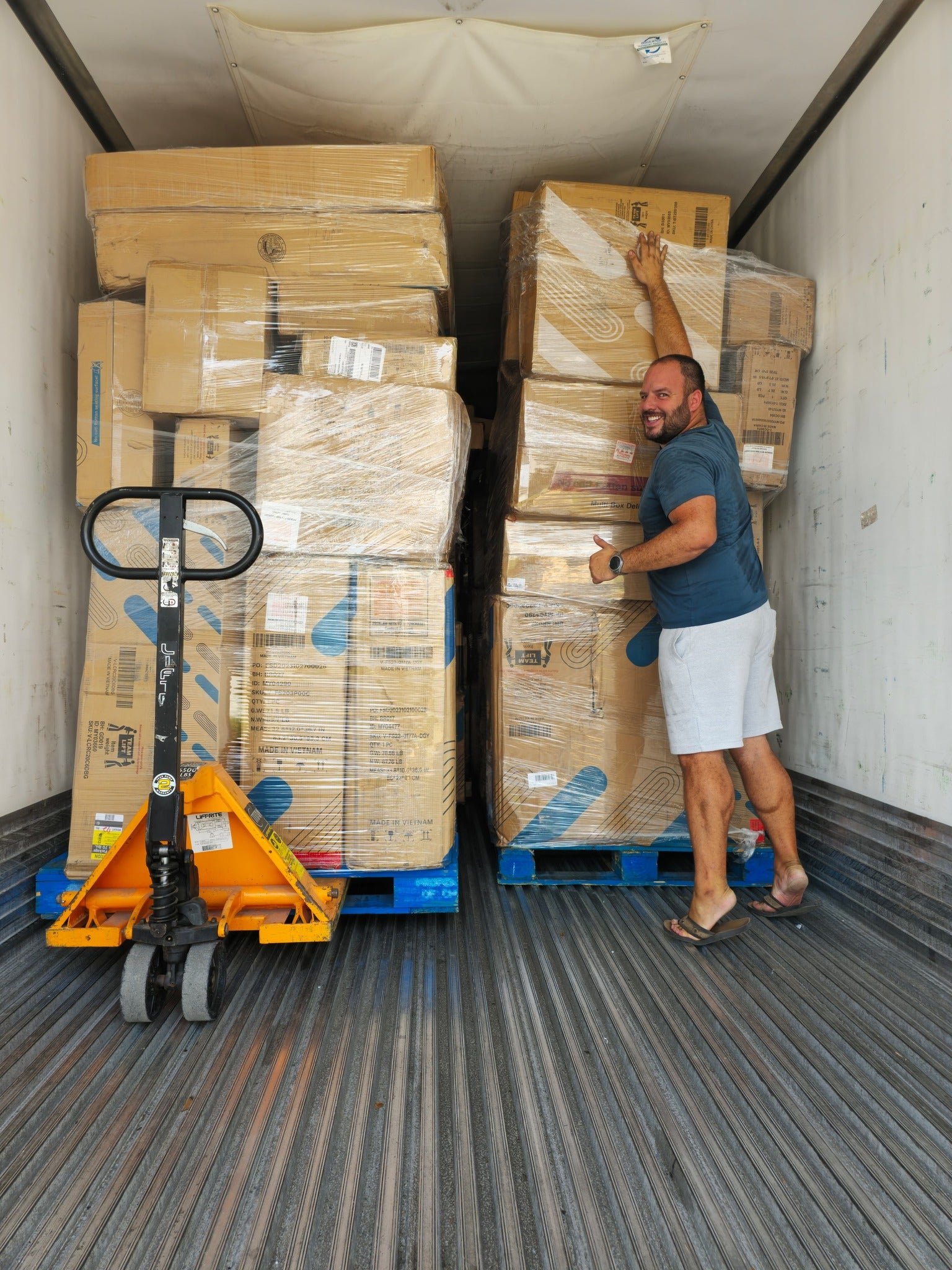 Home and Kitchen Truckload (TMW-1316) Home and Kitchen Truckload (TMW-1316)