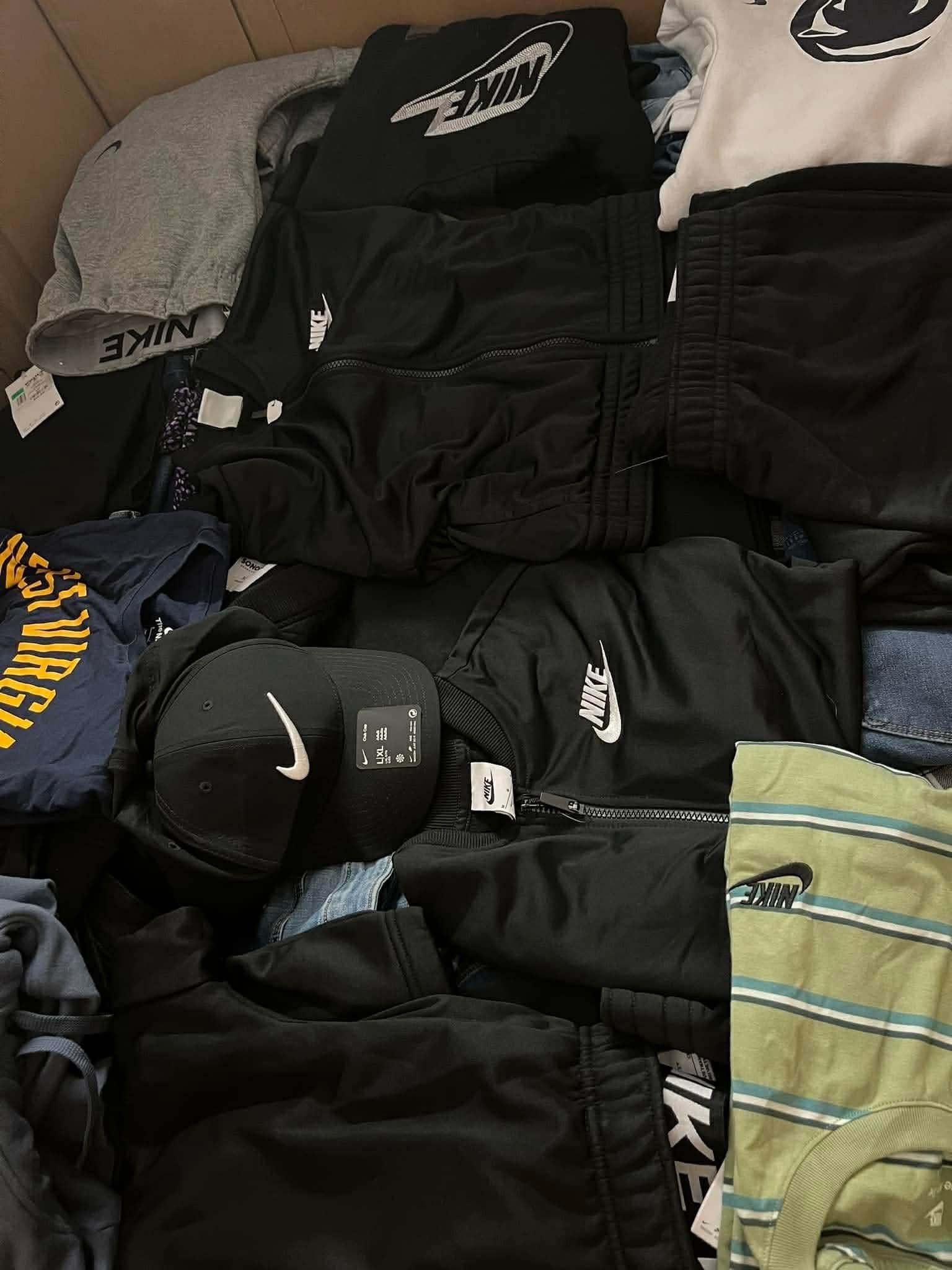 Nike Pallet: 1,000-Unit Lot (TMW-1274) Nike Pallet: 1,000-Unit Lot (TMW-1274)
