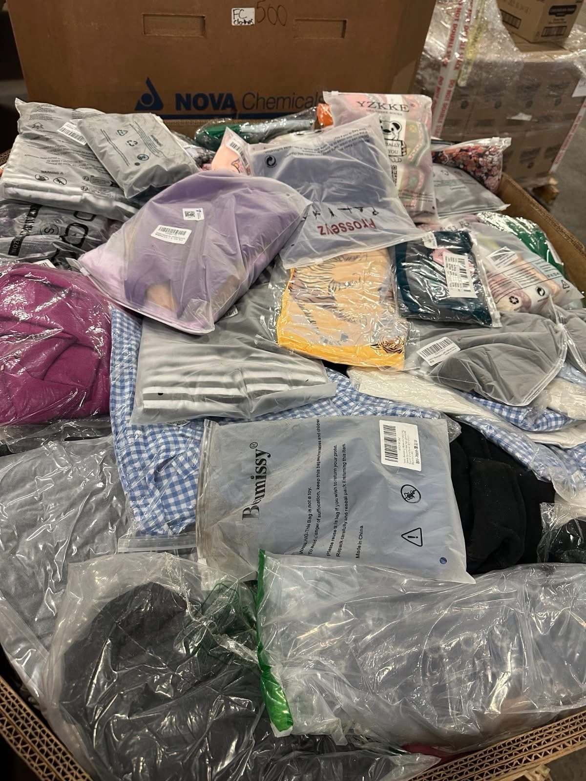 Amazon Pallet: Apparel and Footwear Amazon Pallet: Apparel and Footwear