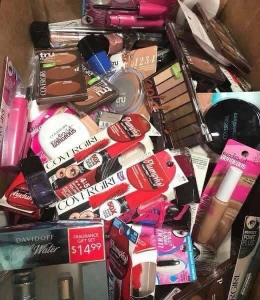 Cosmetics and Beauty Pallet: 200-Unit Lot (TMW-1179) Cosmetics and Beauty Pallet: 200-Unit Lot (TMW-1179)
