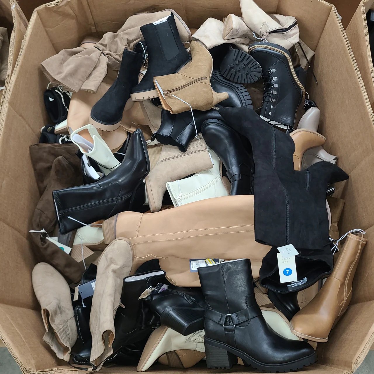 Amazon Truckload: Apparel and Footwear (TMW-1289) Amazon Truckload: Apparel and Footwear (TMW-1289)