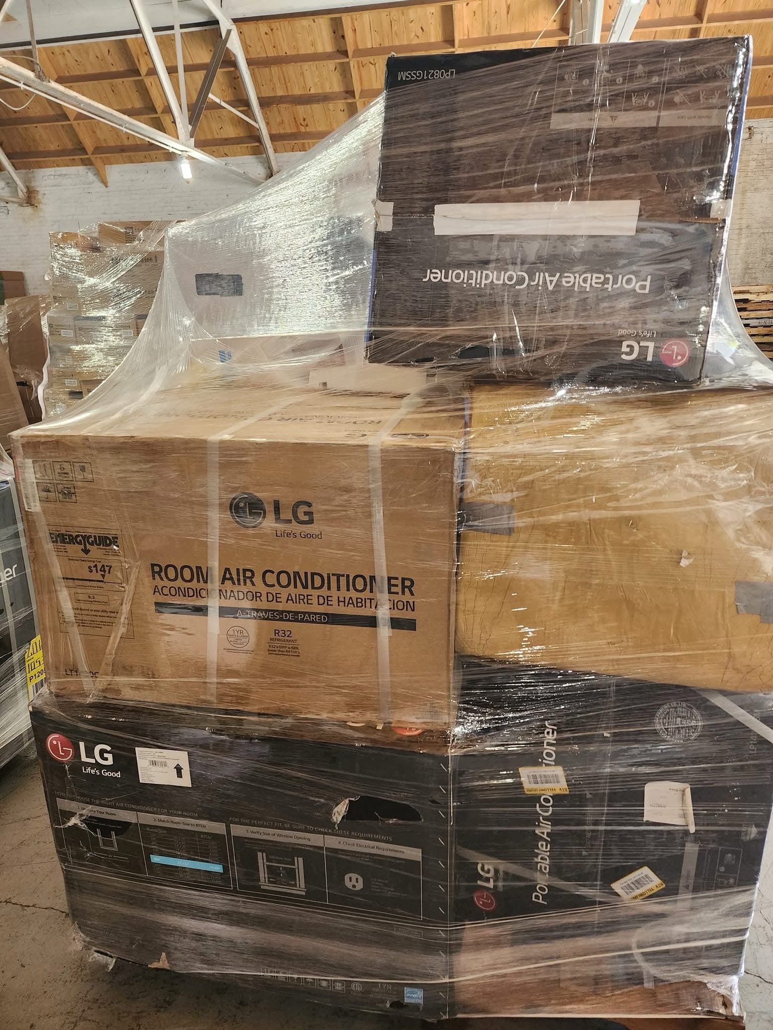 General Merchandise Pallet: 14-Unit Lot General Merchandise Pallet: 14-Unit Lot