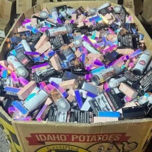 Cosmetics and Beauty Pallet: 300-Unit Lot (TMW-1095)