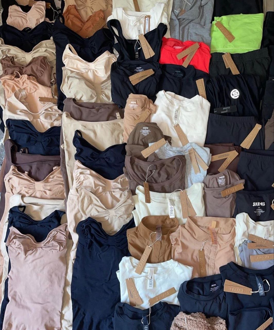 Apparel and Footwear Pallet: 200-Unit Lot (TMW-1082) Apparel and Footwear Pallet: 200-Unit Lot (TMW-1082)