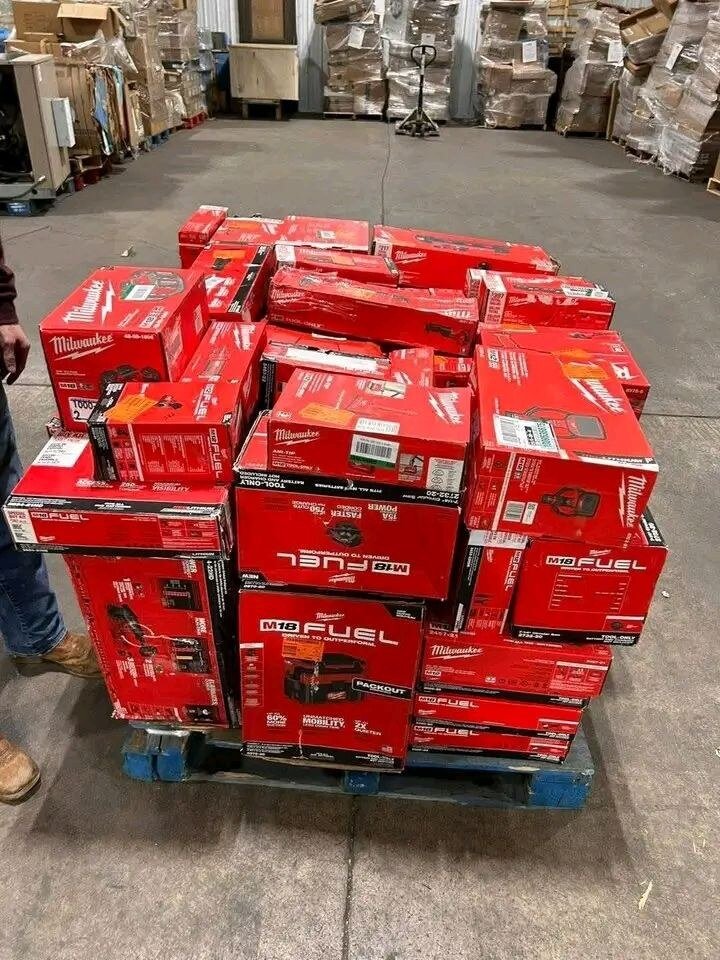 Milwaukee Pallet: 100-Unit Medium Lot Milwaukee Pallet: 100-Unit Medium Lot
