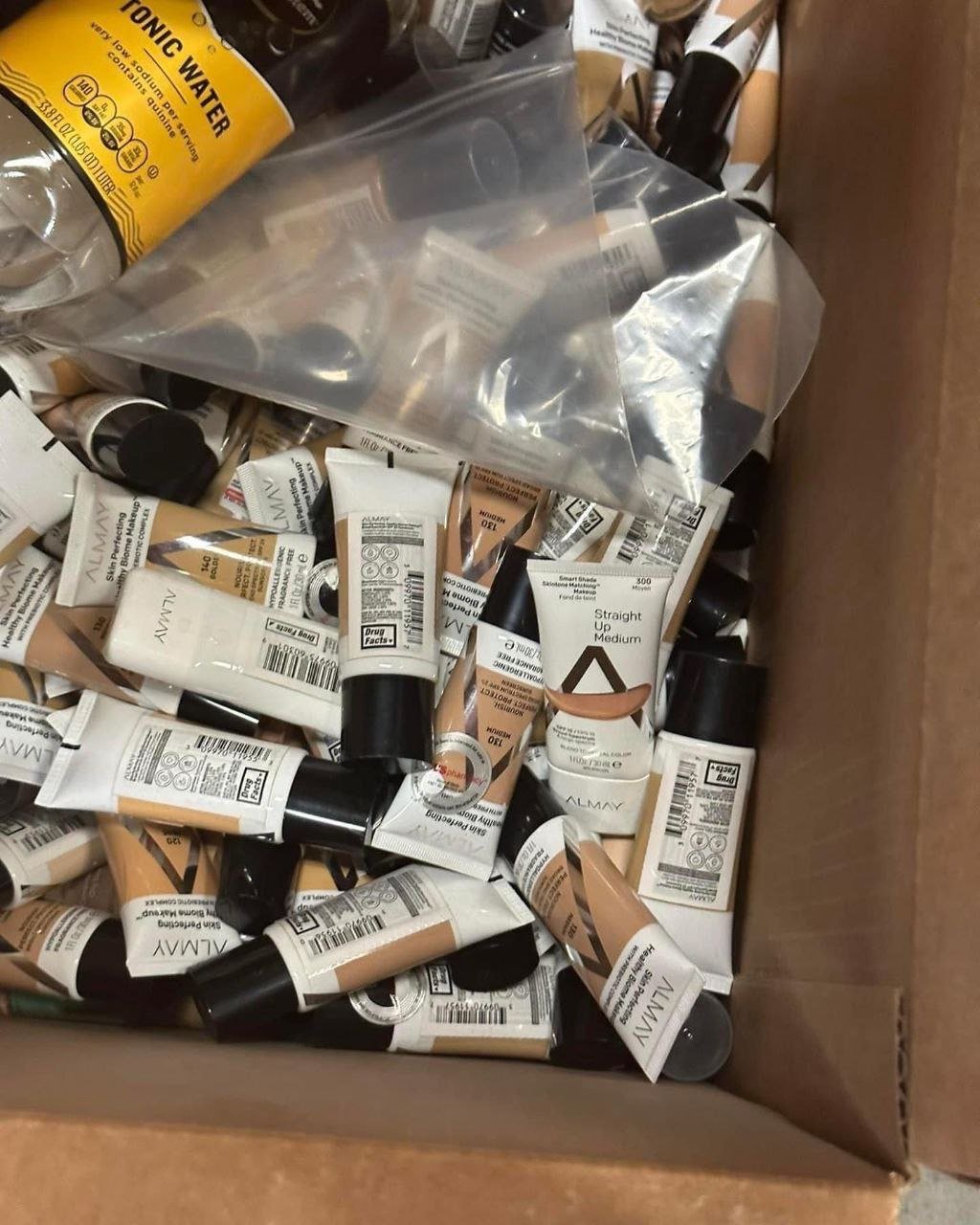 Cosmetics and Beauty Pallet: 200-Unit Lot (TMW-1159) Cosmetics and Beauty Pallet: 200-Unit Lot (TMW-1159)