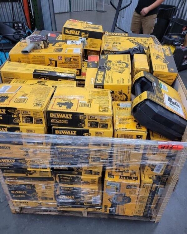 DeWalt Pallet: 100-Unit Medium Lot DeWalt Pallet: 100-Unit Medium Lot